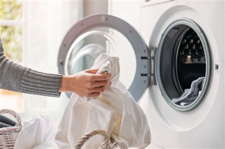 Can wool blankets be washed in the washing machine?
