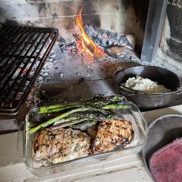 Can you cook food in a fireplace?