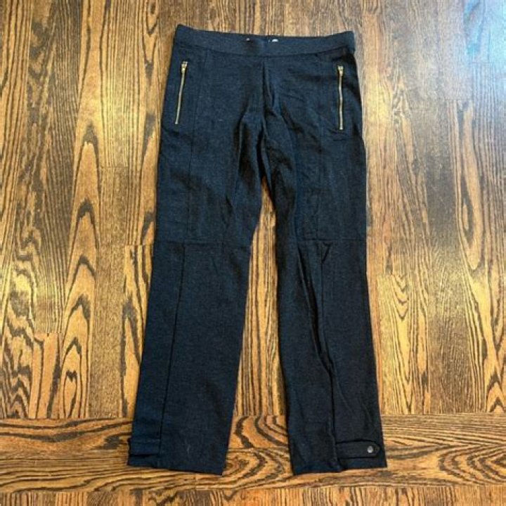 Do betabrand pants have pockets?