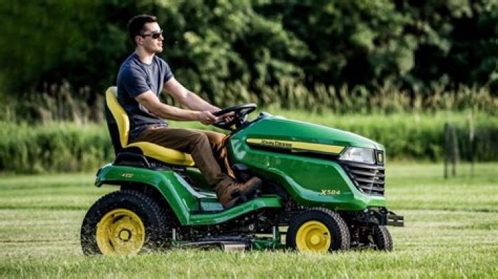 Does John Deere make their own lawn tractors?