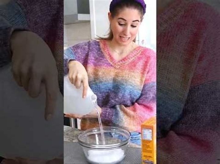 Does vinegar cut grease?