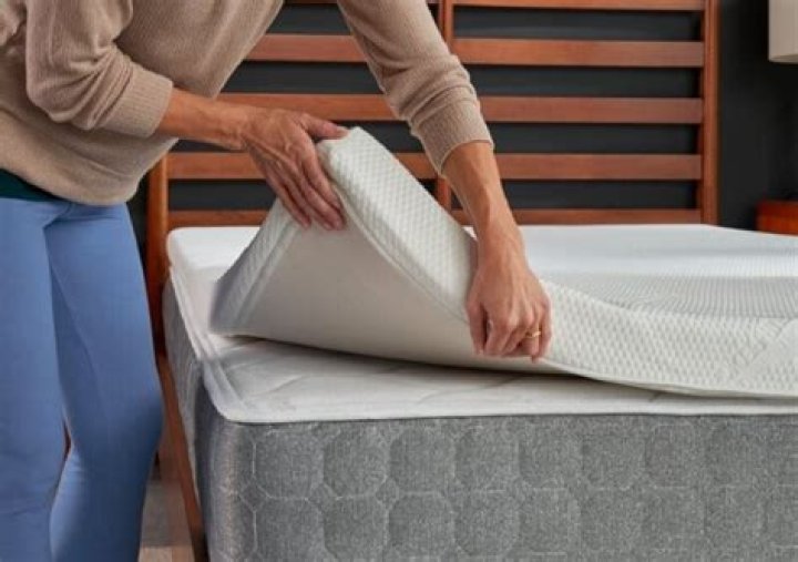 How do you deep clean a memory foam mattress?