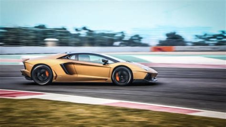 How fast does a Lamborghini go?