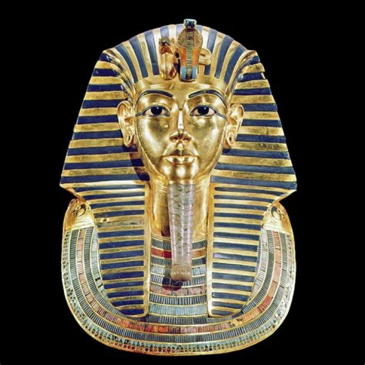 How heavy is King Tut's mask?