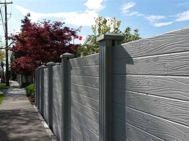 How much does a concrete block fence cost?
