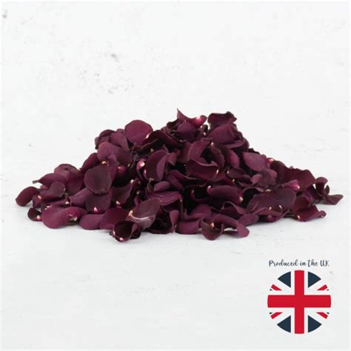 What are freeze dried rose petals?