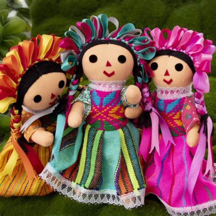What are Mexican dolls called?