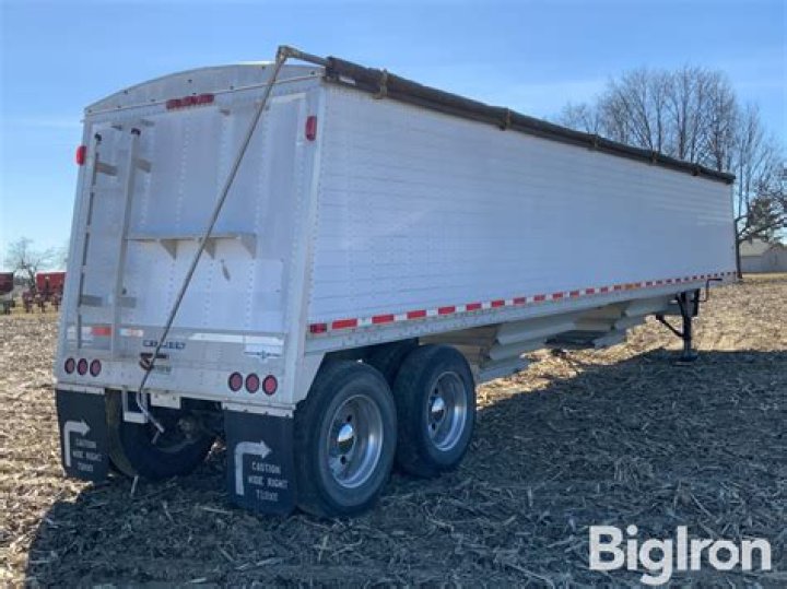 What is a double bottom trailer?