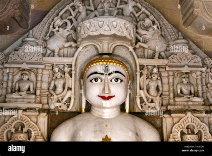 Where is the tallest statue of Mahavira?