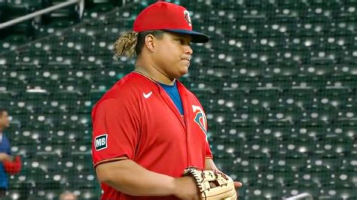 Why is it 4 balls and 3 Strikes?